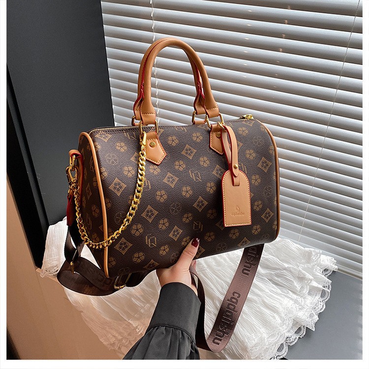 2025 New Design Retro Print Large Capacity Women Tote Bag Travel Simple Storage Bag Fashion Versatile Crossbody Bag Convenient for Going Out Free Ship