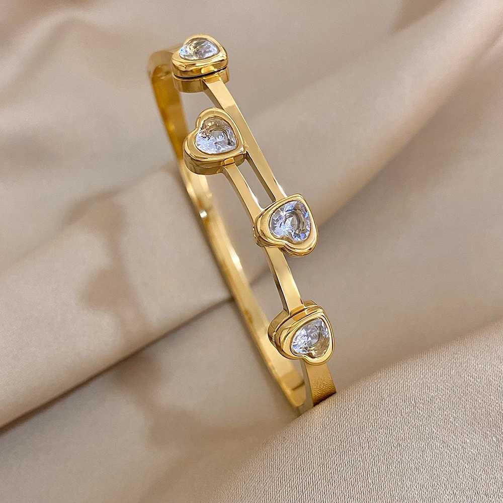 Greater Romantic Cubic Zirconia Heart Stainless Steel Bangles Bracelets for Women Gold Plated Jewelry Valentines Day Gift XJ250524