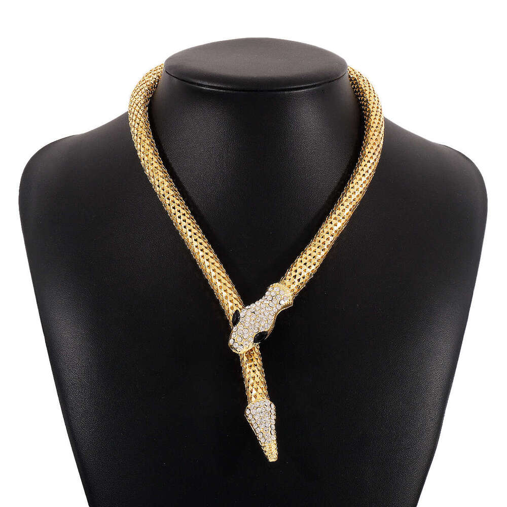 Exaggerated Snake Punk Personalized Hip Hop Style Necklace Fashion Cool Street Shooting Show Micro Inlaid Neck chain