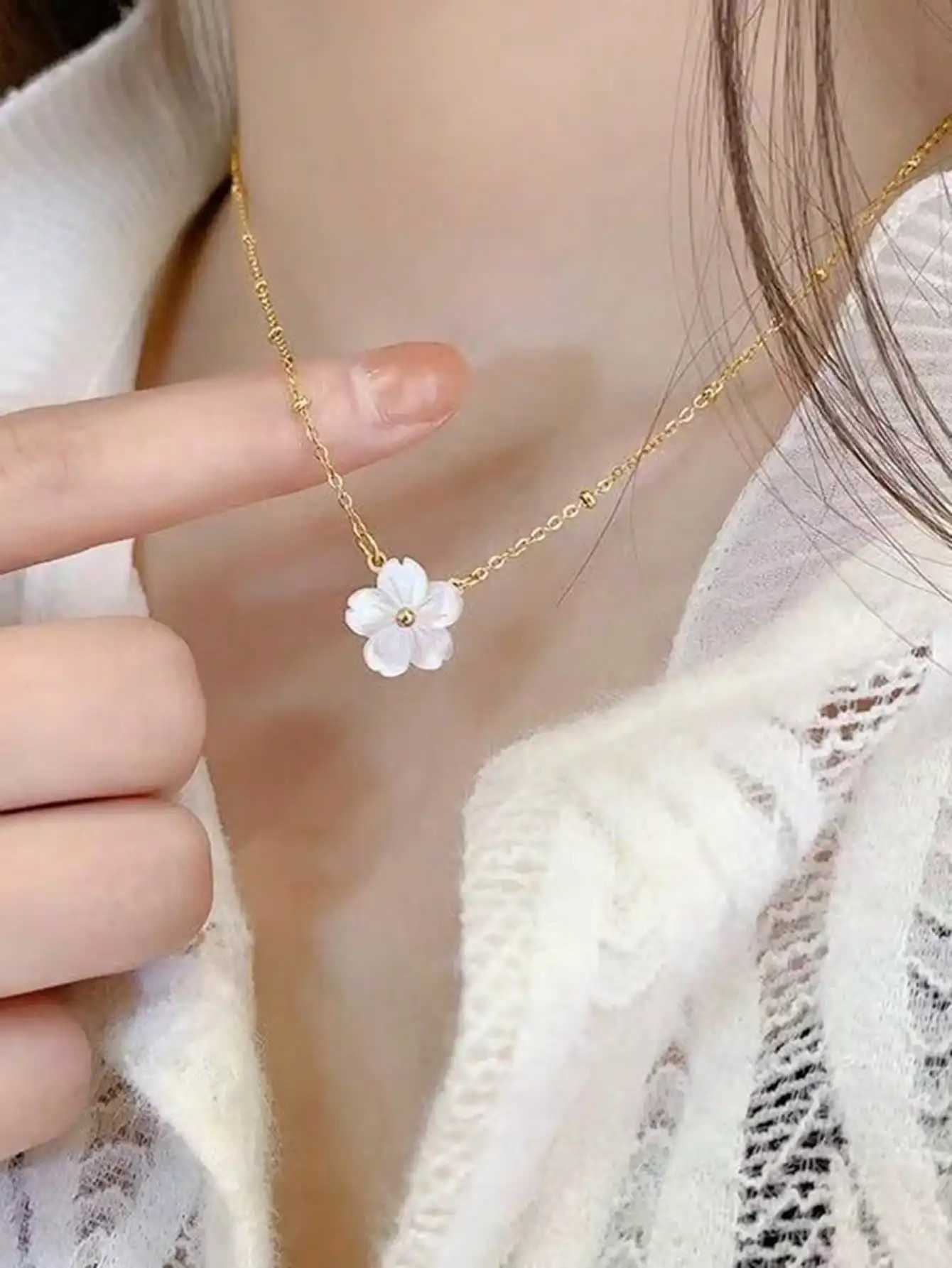1pc Stainl Steel Romantic White Shell Flower Floral Pendant Necklace French Retro Clavicle Chain Elegant Daily Wear For W XJ250524