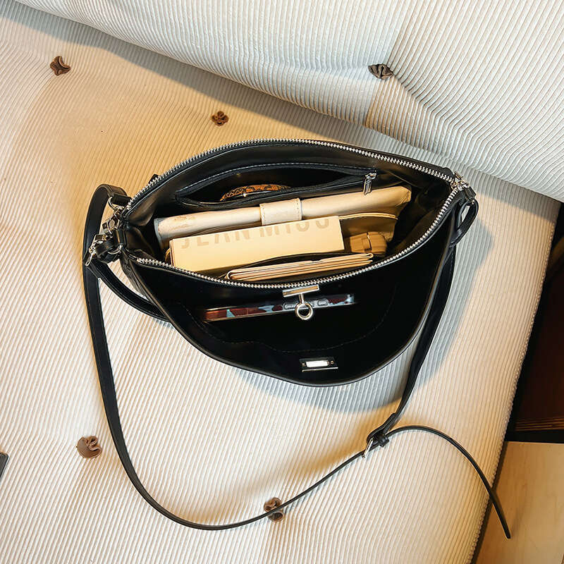 Crossbody new light luxury fashionable versatile Rodeo high-end and niche shoulder bag, women's bag