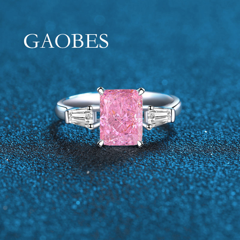 Luxurious Accessory Choice Colorful Three-Stone Engagement Band Melding Timeless Style with Modern Charm