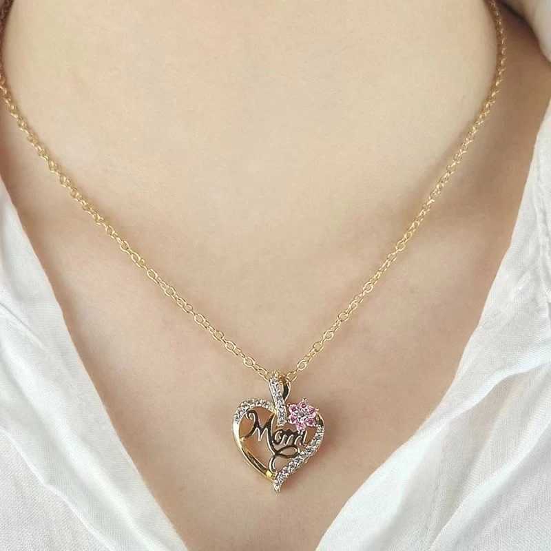Huitan Mothers Day Necklace for Mom Luxury Trendy Craved Pendant Necklace Pink Flower Aesthetic Neck Accories Jewelry XJ250524