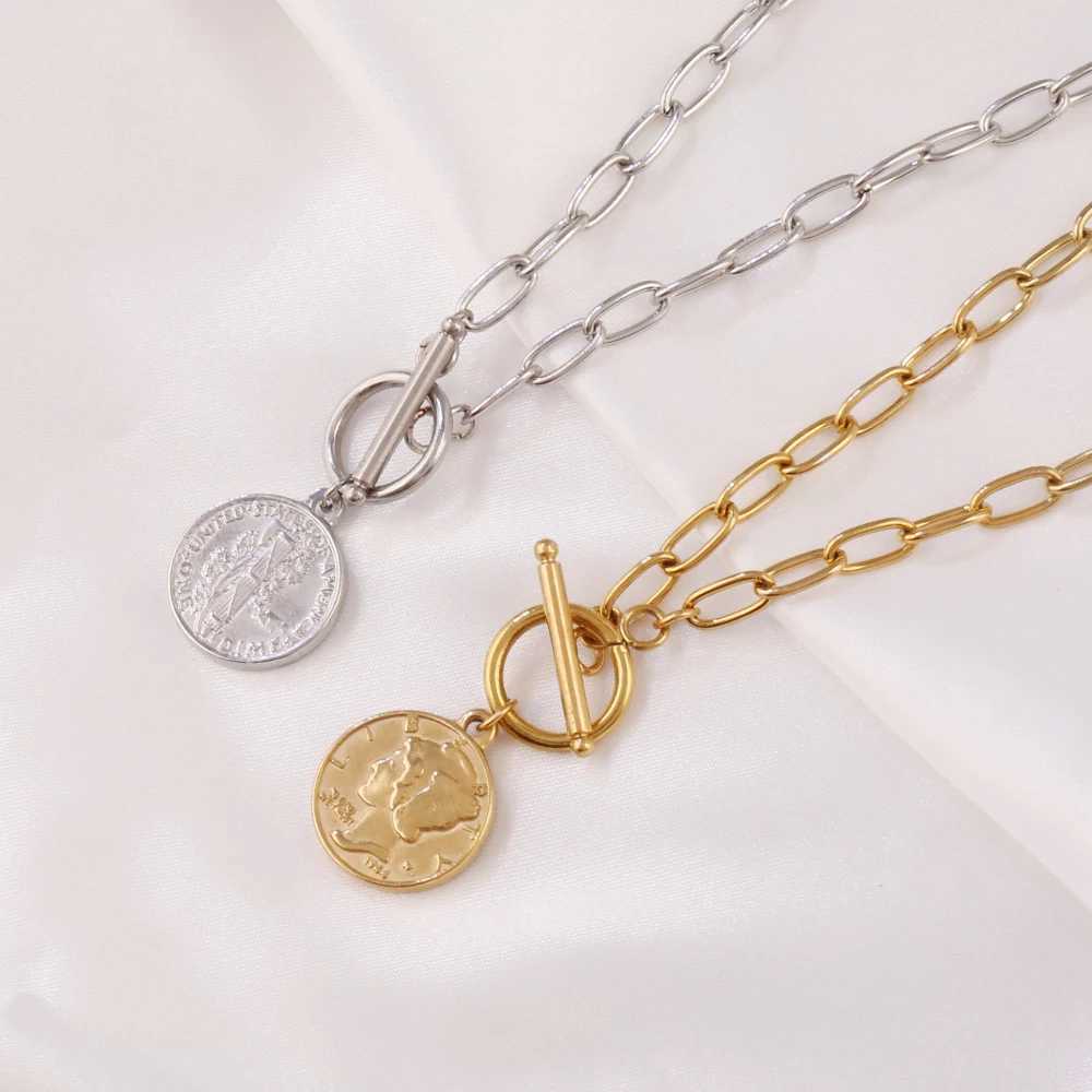 Vintage 316L Stainl Steel Carved Queen Coin Pendant Necklace For Women Men Round Portrait Coin Rope Chain Necklaces JewelryXJ250524