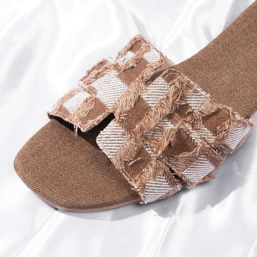 Designer Sandals Flat Bottomed Plus Size Women's Slippers Black Versatile Open Toed Plus Size Slippers Half Heeled Shoes Light Luxury Sandals For