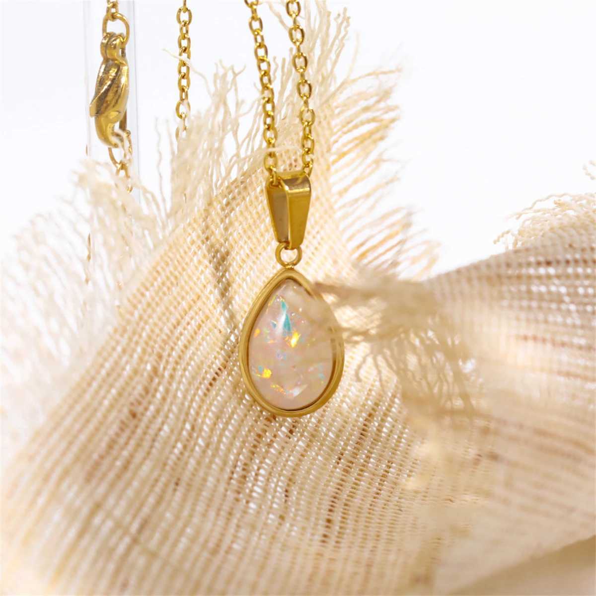 Water droplet pendant necklace stainl steel inlaid with imitation opal opal pendant sweater chain gold-plated XJ250524
