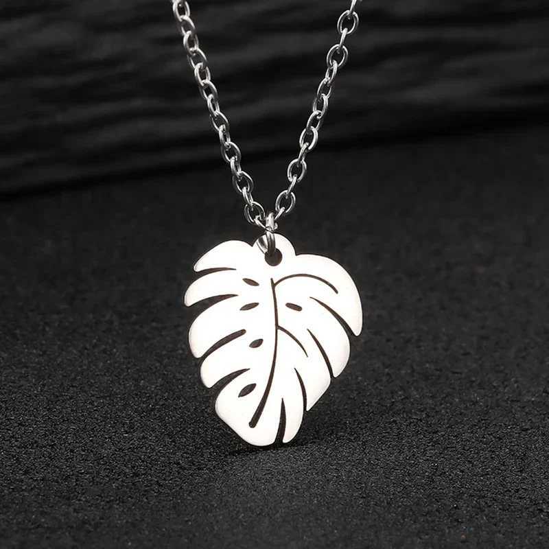 Stainless Steel Necklace Haii Style Summer Collar Stainless Steel Palm Necklaces For Women Monstera Pendant Necklace XJ250524