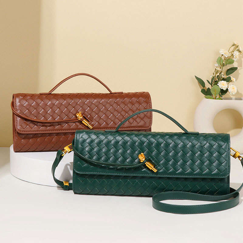 Crossbody hot selling 2025 new handmade woven fashionable medieval French stick bag exquisite banquet handbag