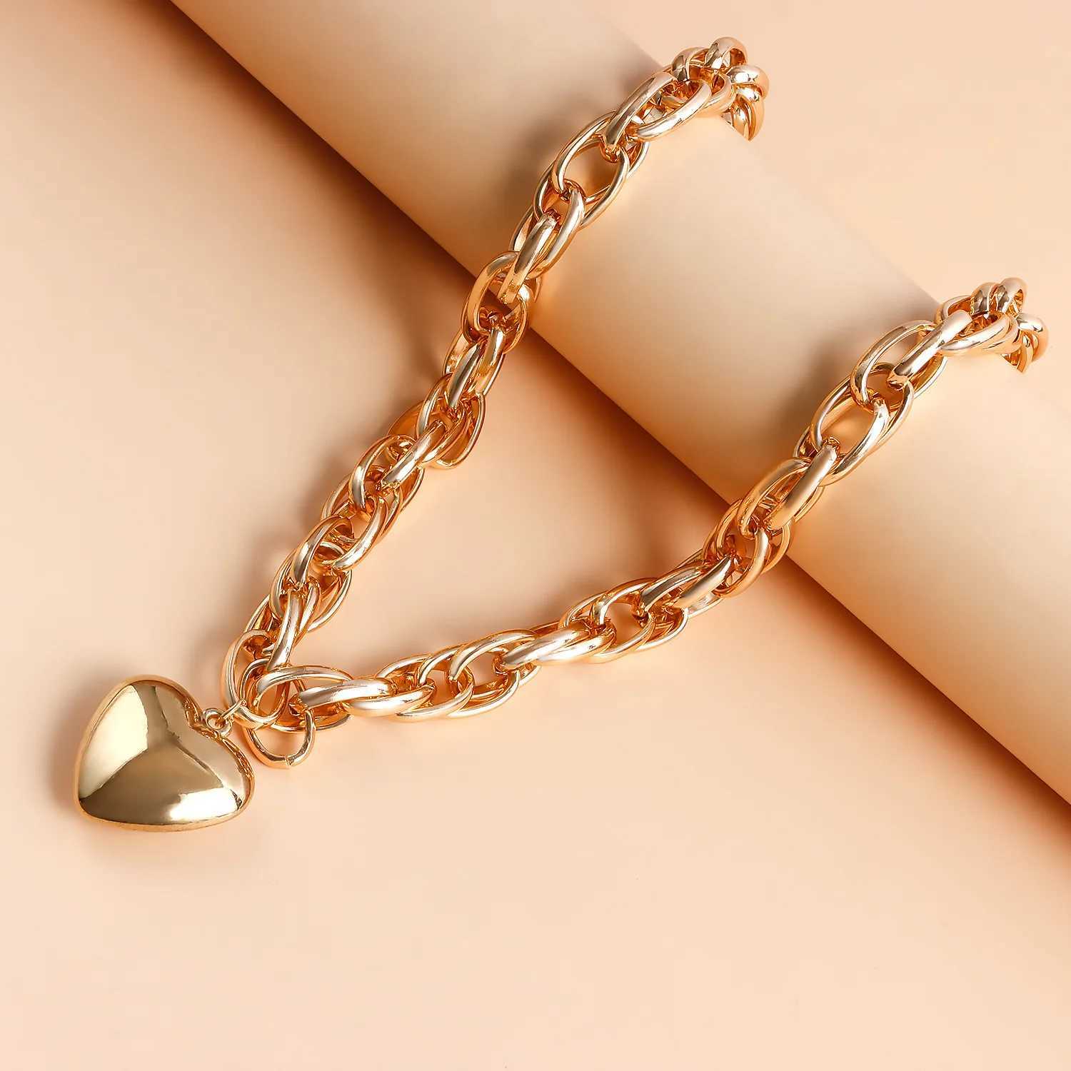 UK High Quality Punk Big Heart Pendant Necklace Women Fashion Statement Chunky Heavy Chain Grunge Jewelry Steampunk Men XJ250524
