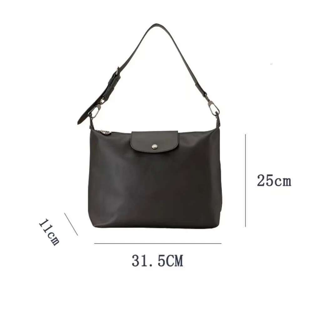 New Large Capacity Underarm 2025 Tote Commuter Crossbody Handheld Women's Bag Fashionable Single Shoulder