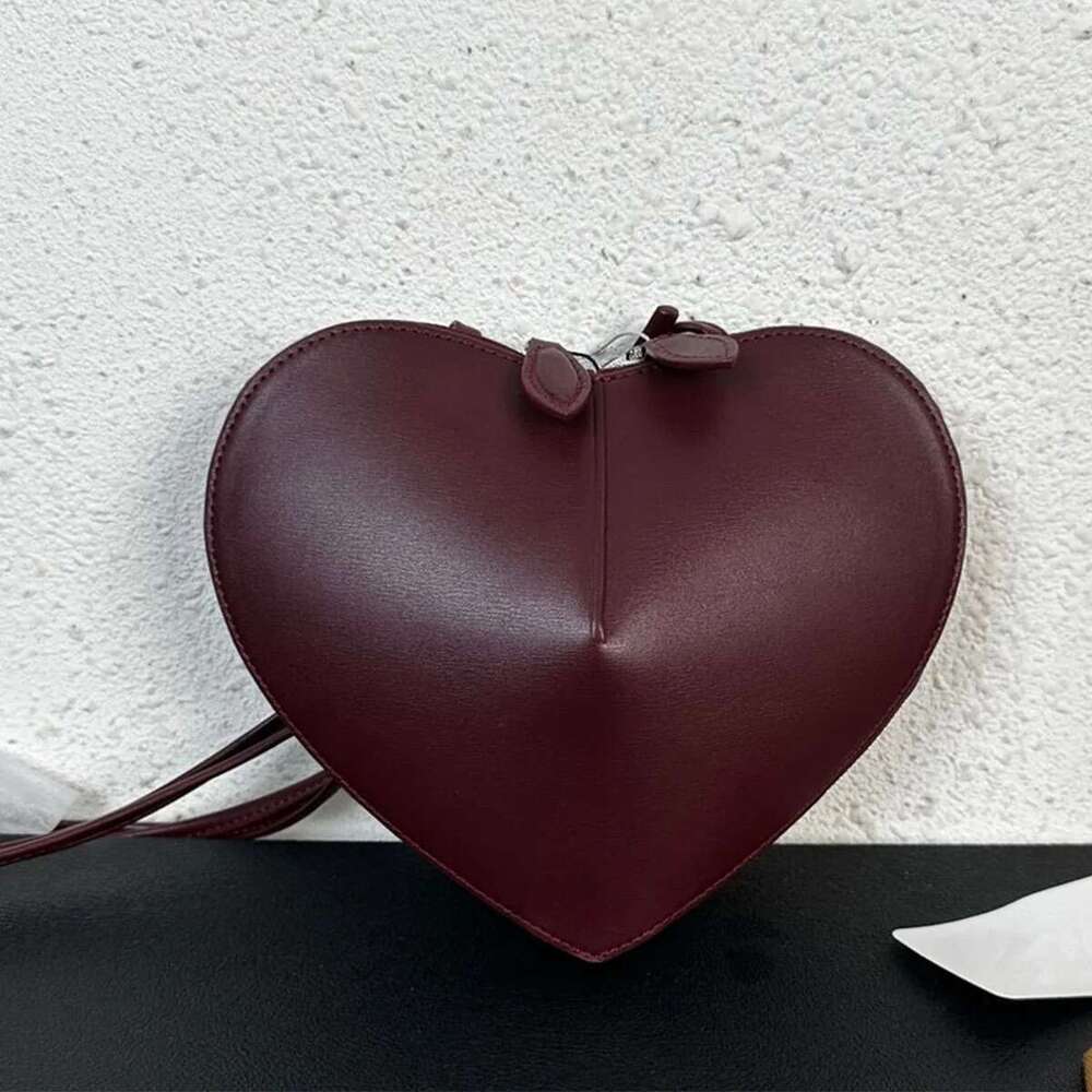 Brand Designer Women's 2025 Trend New Heart For Sac De Luxe Femme Bag Love Peach Heart Mini Crossbody Bag