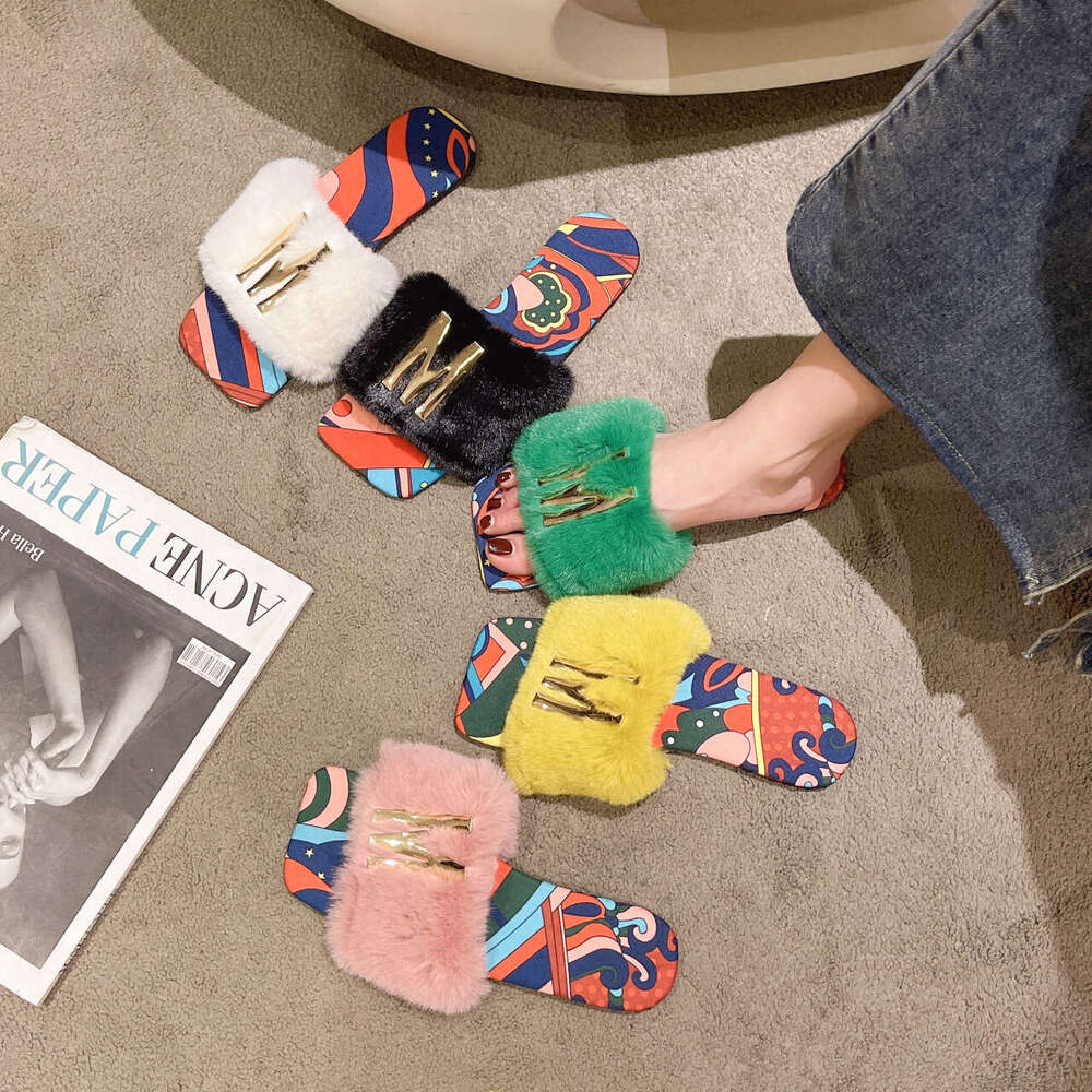 35-43 Large Hairy Slippers For Women's Summer Outerwear Fashion Sandals 2025 New Square Head Flat Slippers Designer Sandals
