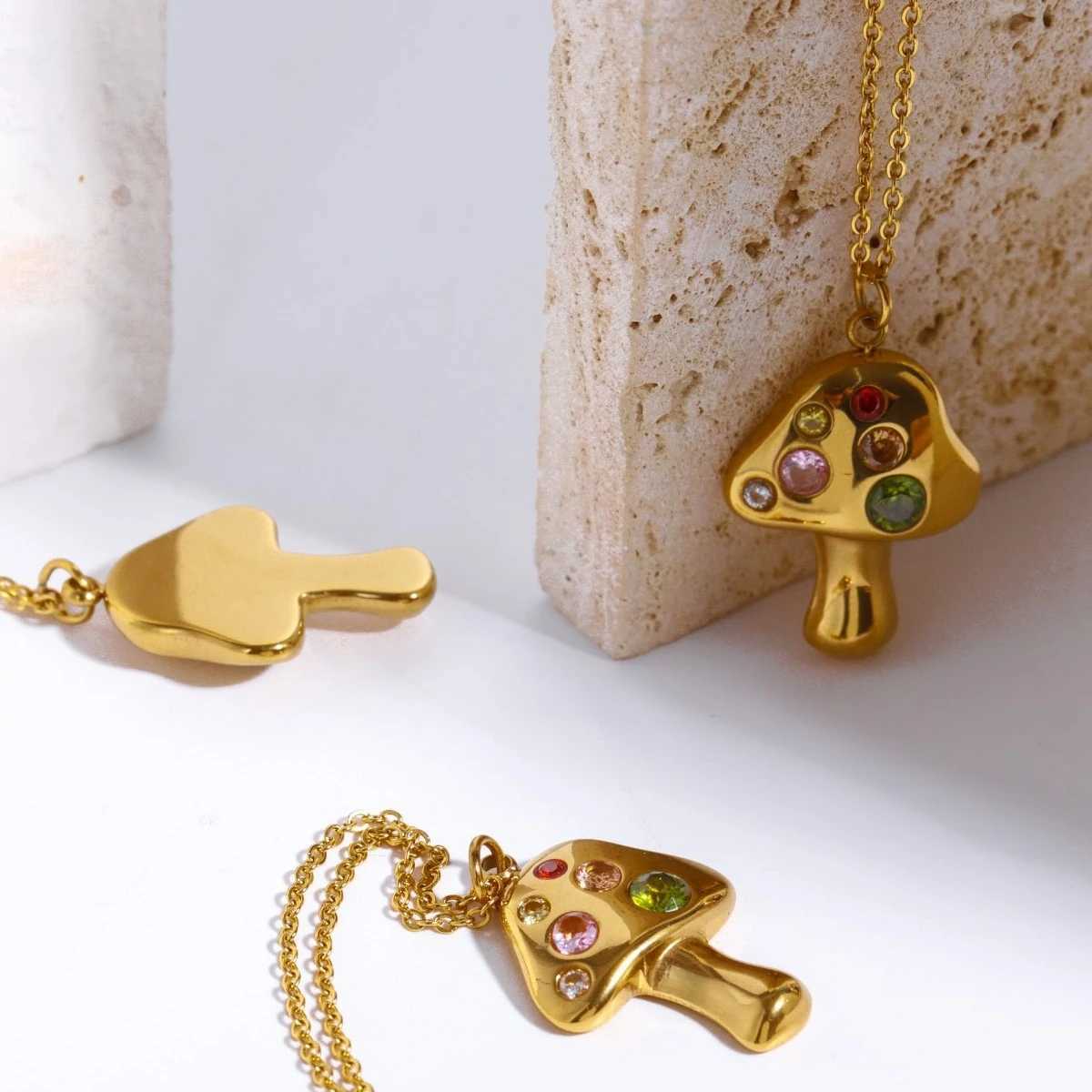 Stainless steel mushroom necklace with lucky symbol embedded in zirconium necklace gold-plated and color preserving XJ250524