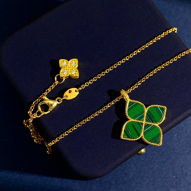 Elegant Clover Pendant Necklace 18K Gold Plated Four Leaf Flower Charm Choker with Crystal Accents Z250910