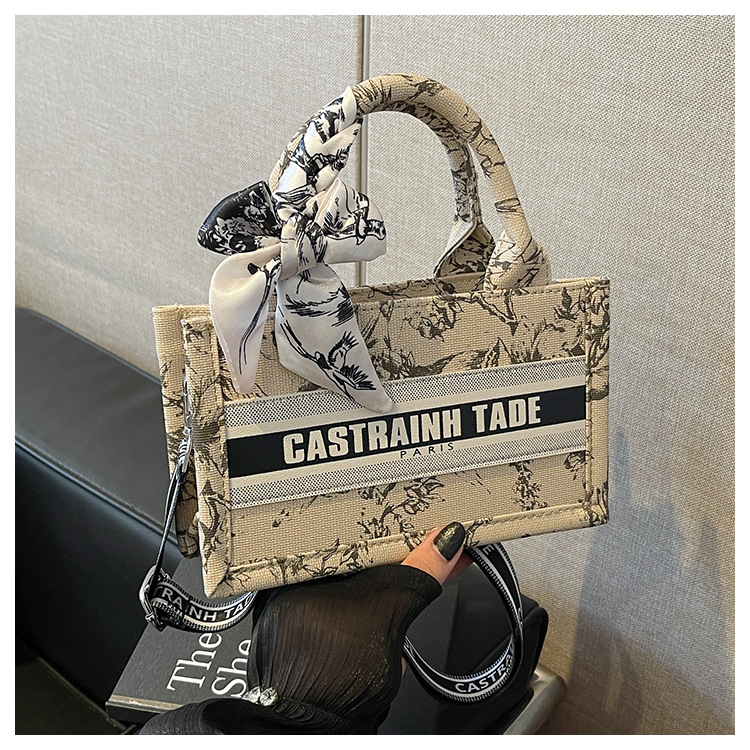Free shipping designer shoulder bags handbag lady Bags flap Embroidery large capacity square bag handbag Underarm messenger bag