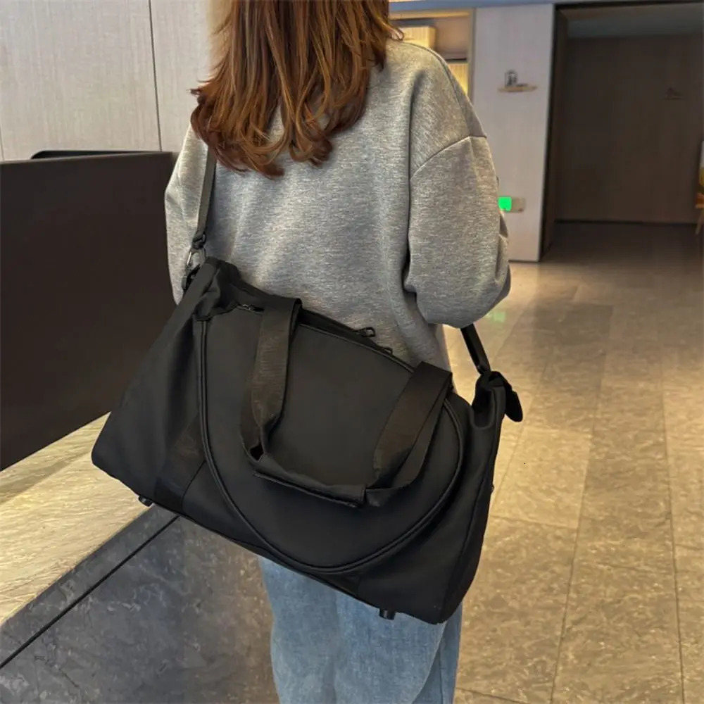 Large Capacity Tennis Racket Bag Adjustable with Handle Tennis Shoulder Bag Pure Color One Shoulder Sports Fitness Bag Travel 250522