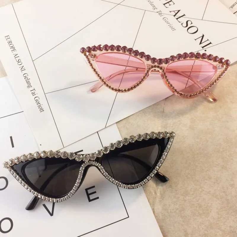 Vintage Luxury Crystal Diamond Cateye Sunglasses Women Brand Designer Black Pink Frame Cat Eye Sun Glasses Bling Eyewear W250524