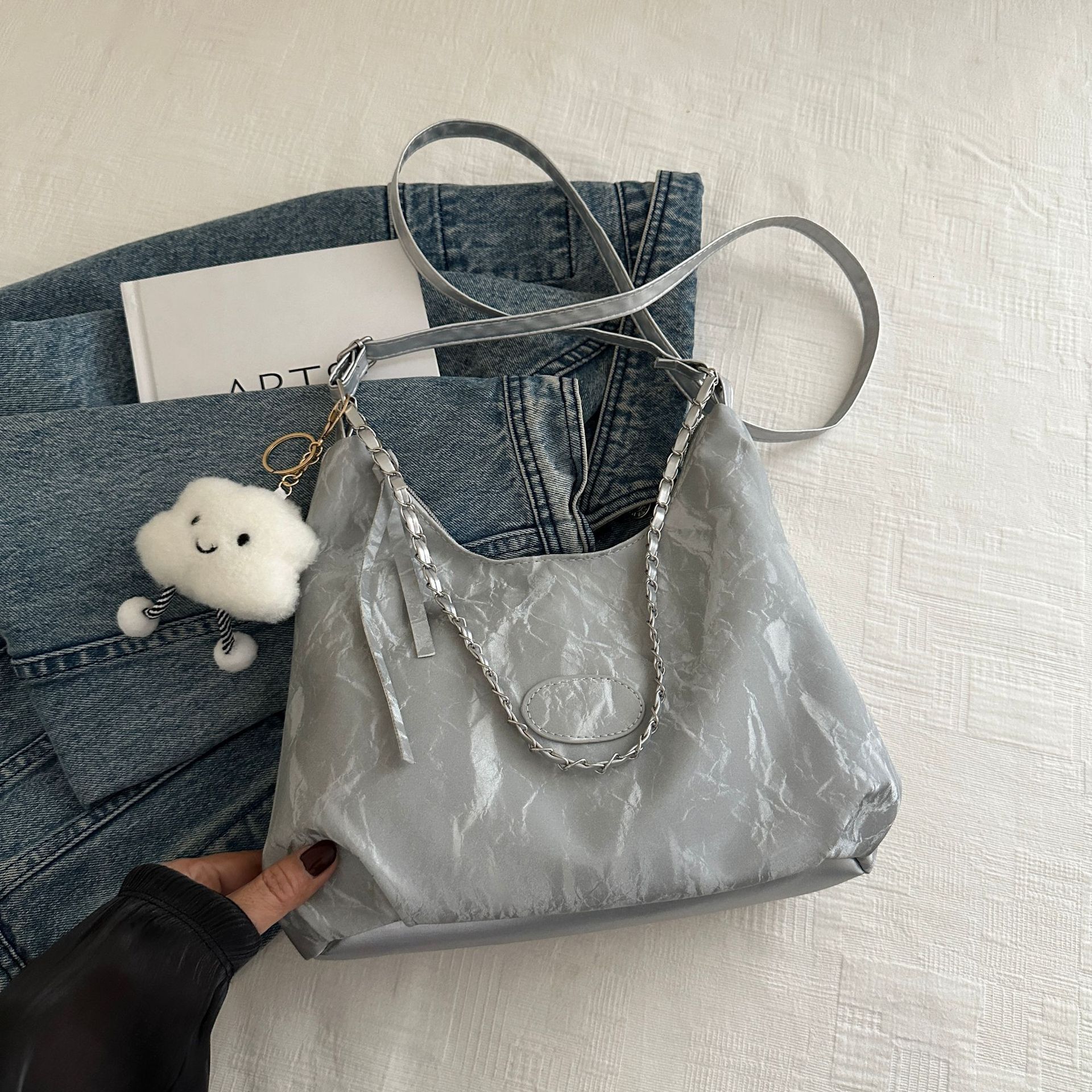 Leisure large capacity women s new summer commuting fashion fashion shoulder fashion bag designer women s shoulder bag fashion handbag
