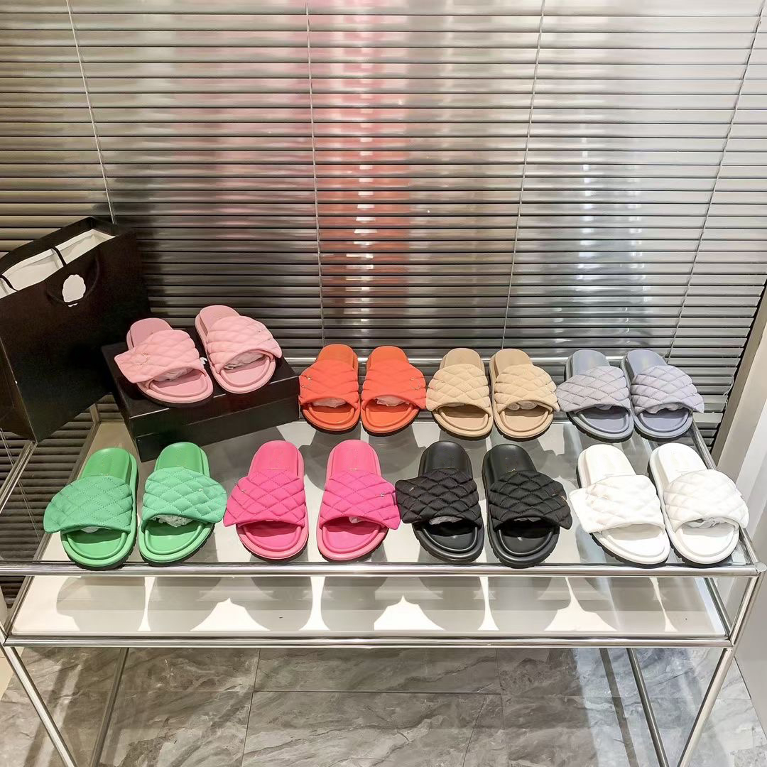 Designer Women Classic Slippers Leather Luxury Sandals Flip Flops Flat Fashion Slide Black White Pink Green Orange Beige Womens Summer