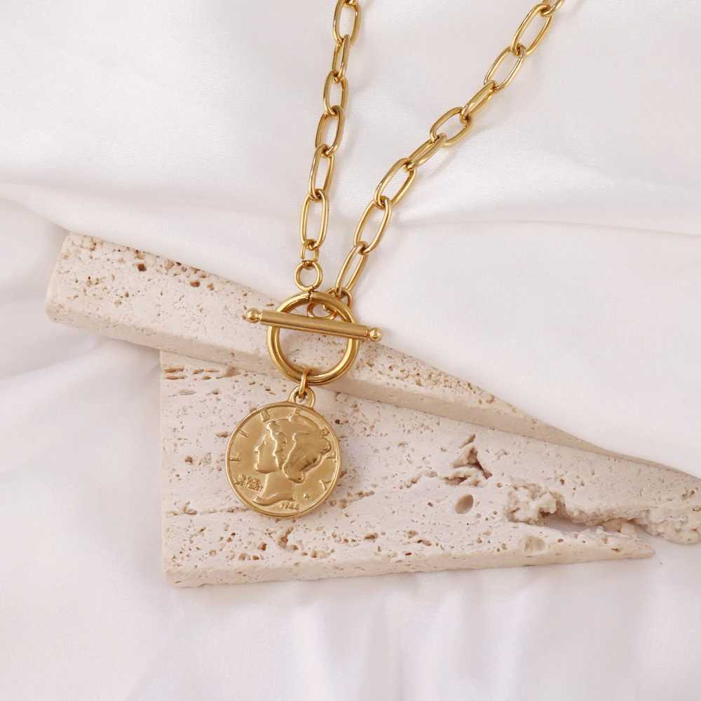 Vintage 316L Stainl Steel Carved Queen Coin Pendant Necklace For Women Men Round Portrait Coin Rope Chain Necklaces JewelryXJ250524