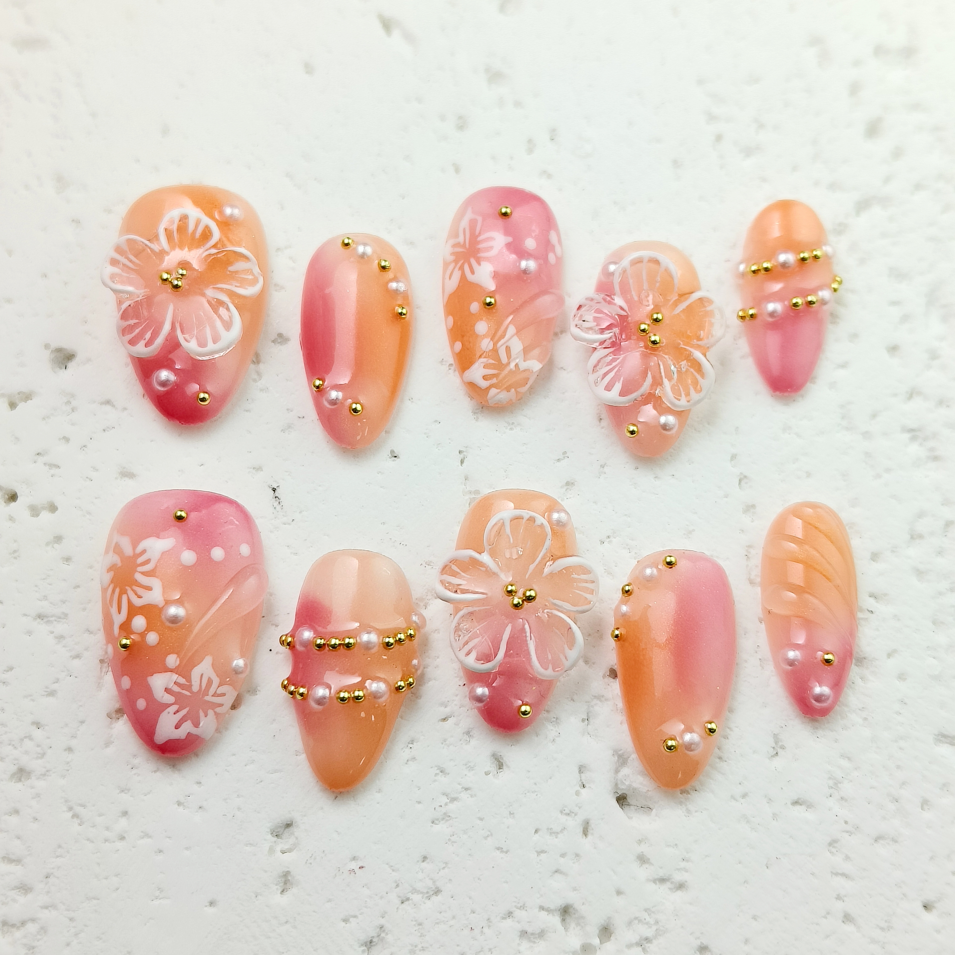 10pcs Sweet Handmade Press-on nails Short Almond Nails Bundle Hand drawn 3D Flowers Pearl Contrast color Finished nail stickers Free storage box jelly