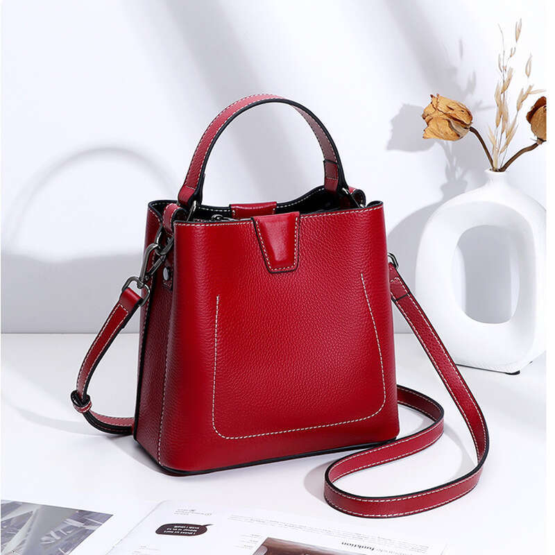 Tote Bag New Tide Fashion Large Capacity Real Cowhide Shoulder Women S Earth Exquisite Versatile Crossbody Water Bucket Bag Lady Bags