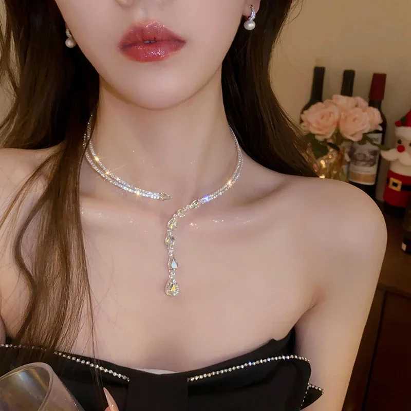 Shiny Rhinestone Collar Choker Necklace For Party Wedding Big Water Drop Crystal Necklace Womens Fashion Neck Jewelry XJ250524