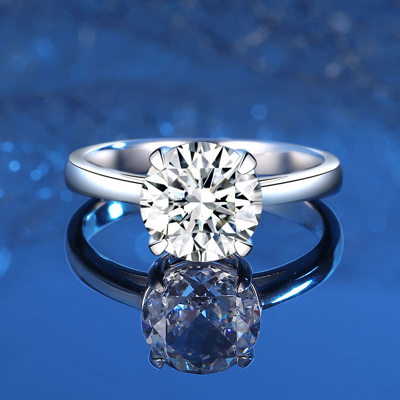 Exquisitely Handcrafted 925 Sterling Silver Jewelery: Chic Ice Crystal Inspired Pendant Featuring Lustrous Polished Finish