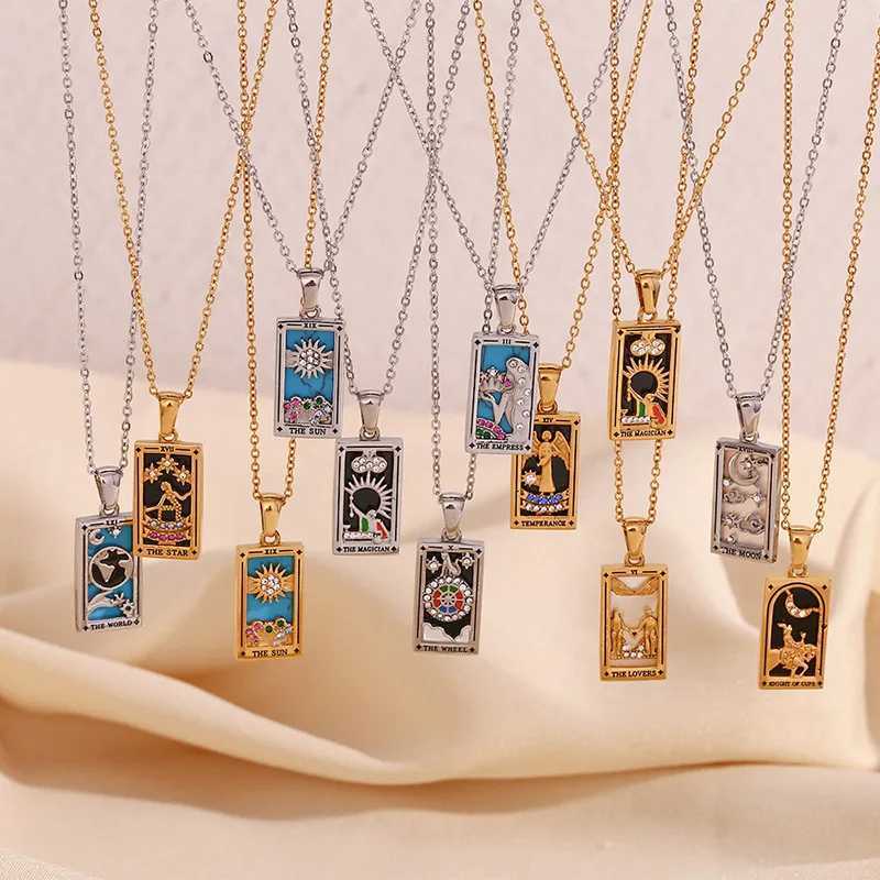 2024 New Tarot Queens Magician Moon Necklace Delivery Free Stainl Steel Collar Necklace Jewelry 18K Gold Plated Decor XJ250524