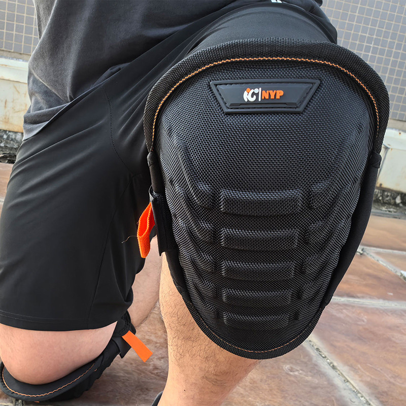 Comfortable Strapping Design for Secure Fit: Heavy-duty 1680D Oxford Fabric & Soft PU Cushioning Knee Guards