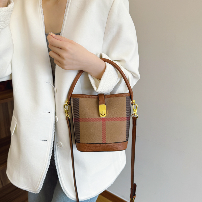 Designer Bag Luxury Bag Hot Free Shoulder Bag Shipping Shoulder Bags For Woman Casual Handbag Fashionable Outdoor Classic Vintage Brown Bucket