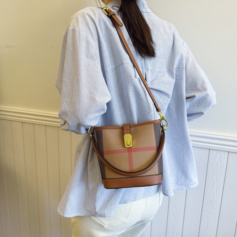 Designer Bag Luxury Bag Hot Free Shoulder Bag Shipping Shoulder Bags For Woman Casual Handbag Fashionable Outdoor Classic Vintage Brown Bucket