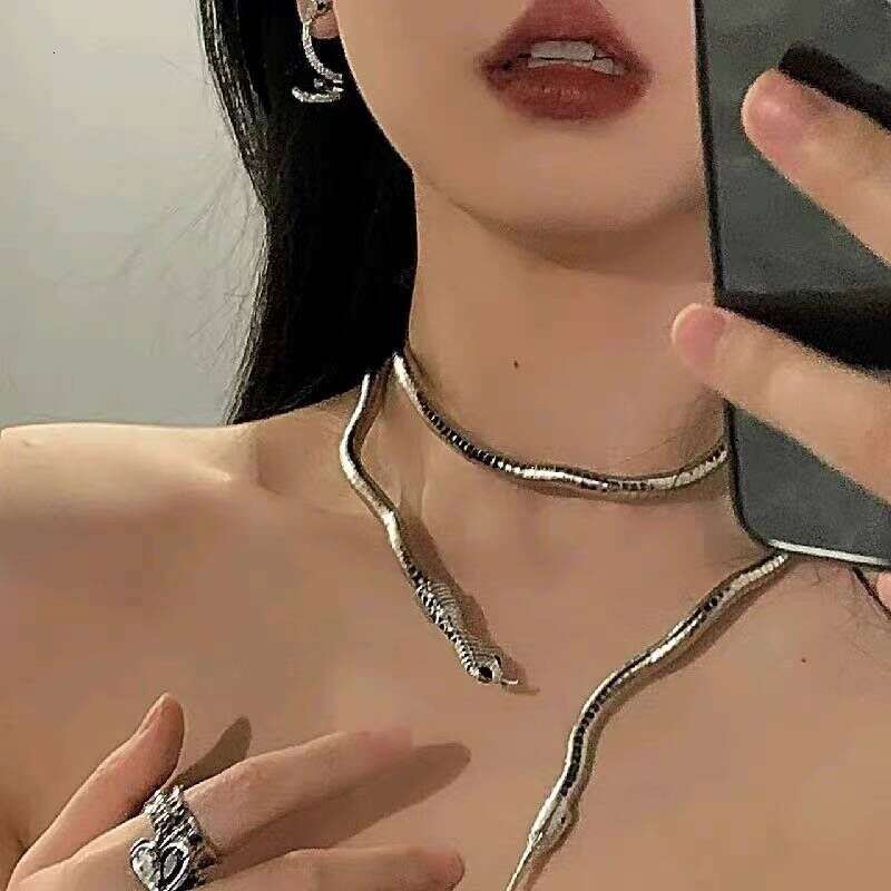 Entangled personality dark earth cool opening casual shape snake shaped exaggerated design female necklace collar