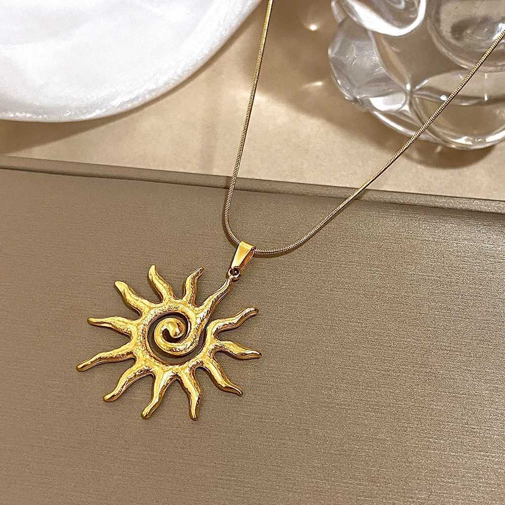 Sun Pendant Necklace Stainl Steel Sun Ray Necklace For Women Dainty Gold Color Fashion Neck Jewelry Gifts Accories XJ250524
