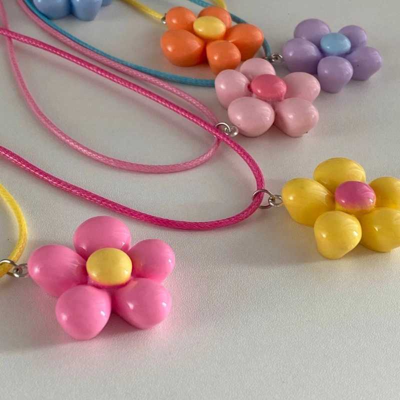 3D Flower Necklace Colorful Pendant Necklace Fashionable Neck Jewelry Lightweight Rope Necklace Comfortable for Everyday XJ250524