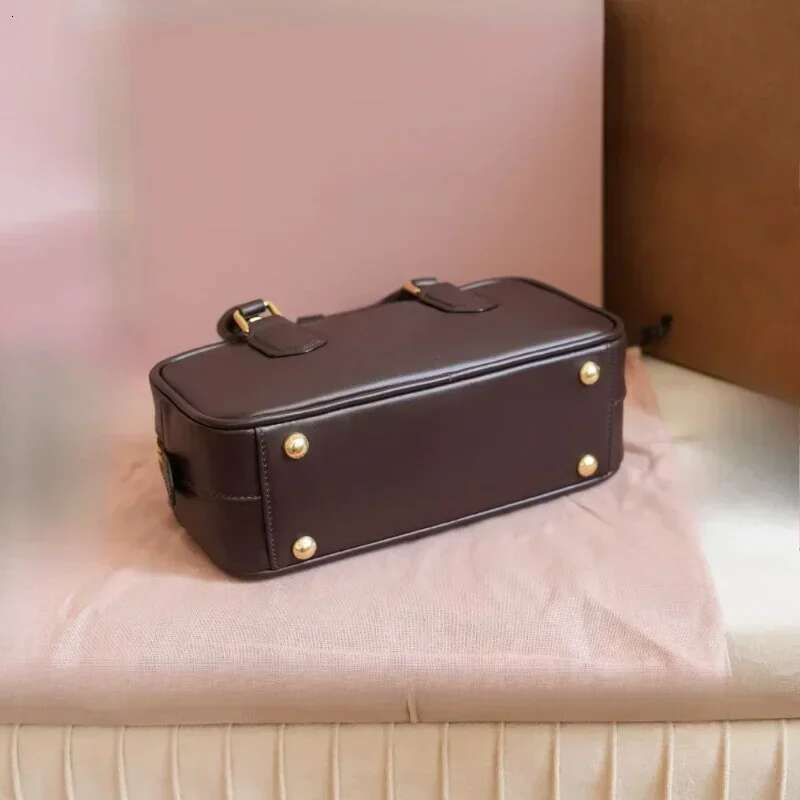 Arcadie Cowhide Top Handle Bag for Women Fashionable and Versatile Handbag High Definition Edition designer bag