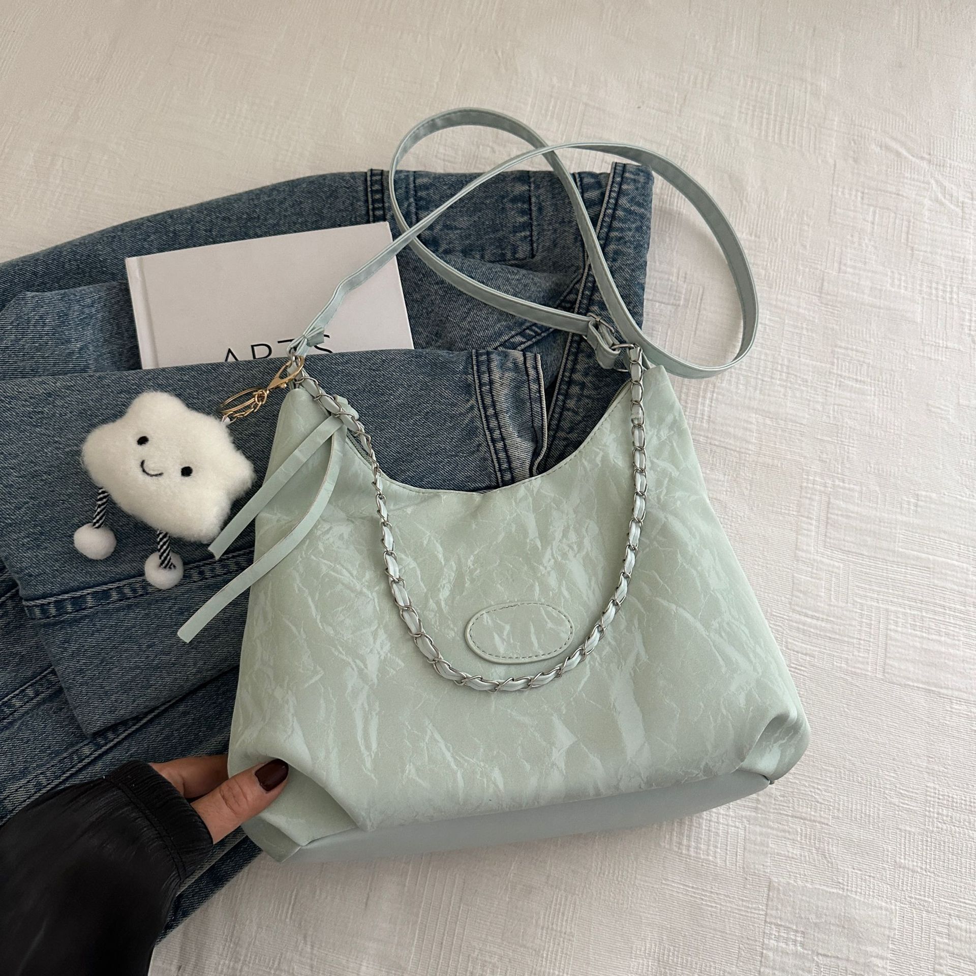 Leisure large capacity women s new summer commuting fashion fashion shoulder fashion bag designer women s shoulder bag fashion handbag