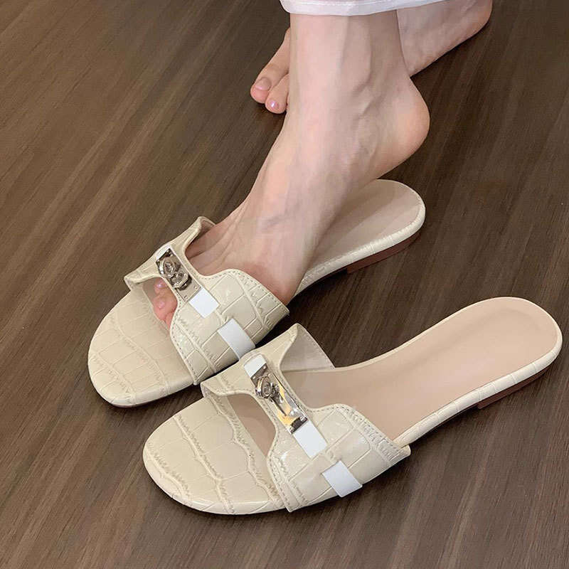 Soft Leather Small Gold Buckle Sandals Soft Soled Beach Slippers Women's 2025 New Designer Sandals Summer Outdoor One-piece Sandals