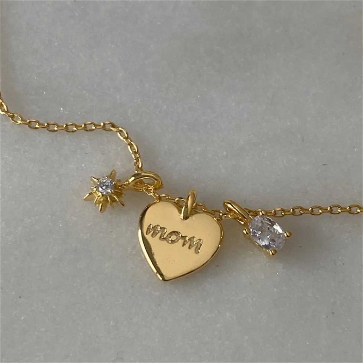 Mothers Day Necklace Ins Wind Letter Mom Zircon Mom Necklace Pendant 18K Collar Chain Color Protection XJ250524