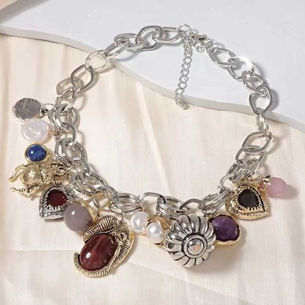 Features New Personalized Retro Fashion Multiple Pendant Necklace XJ250524