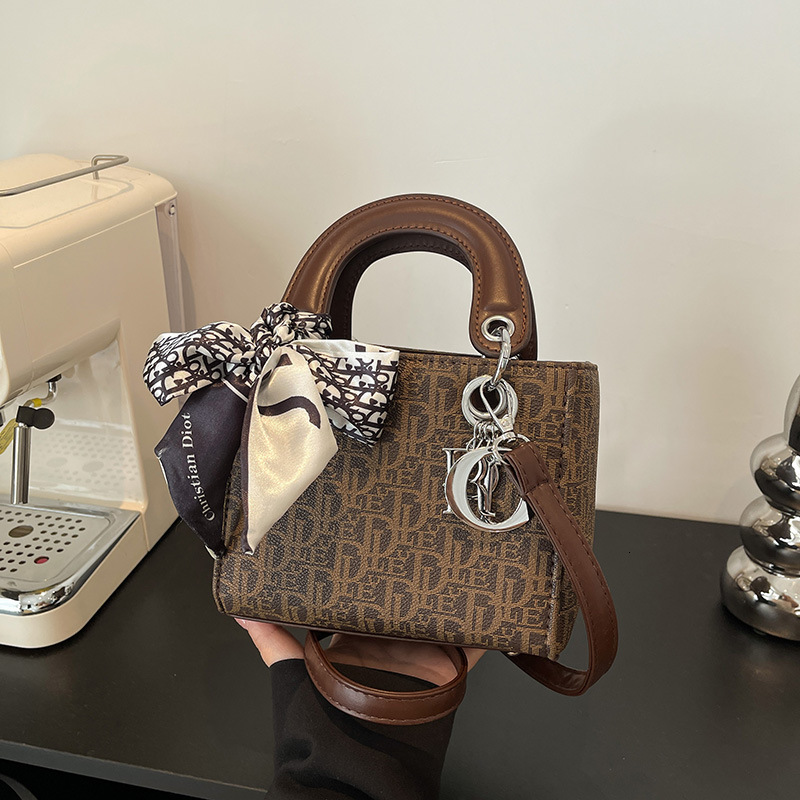 Free Shipping Designer Bag Fashion Brand Women's Square Scarf Printed Handbag New European Versatile Shoulder Crossbody Bag Popular Tote Bag