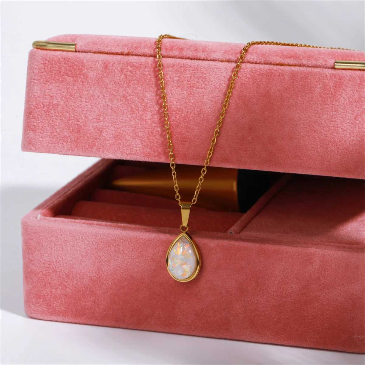 Water droplet pendant necklace stainl steel inlaid with imitation opal opal pendant sweater chain gold-plated XJ250524