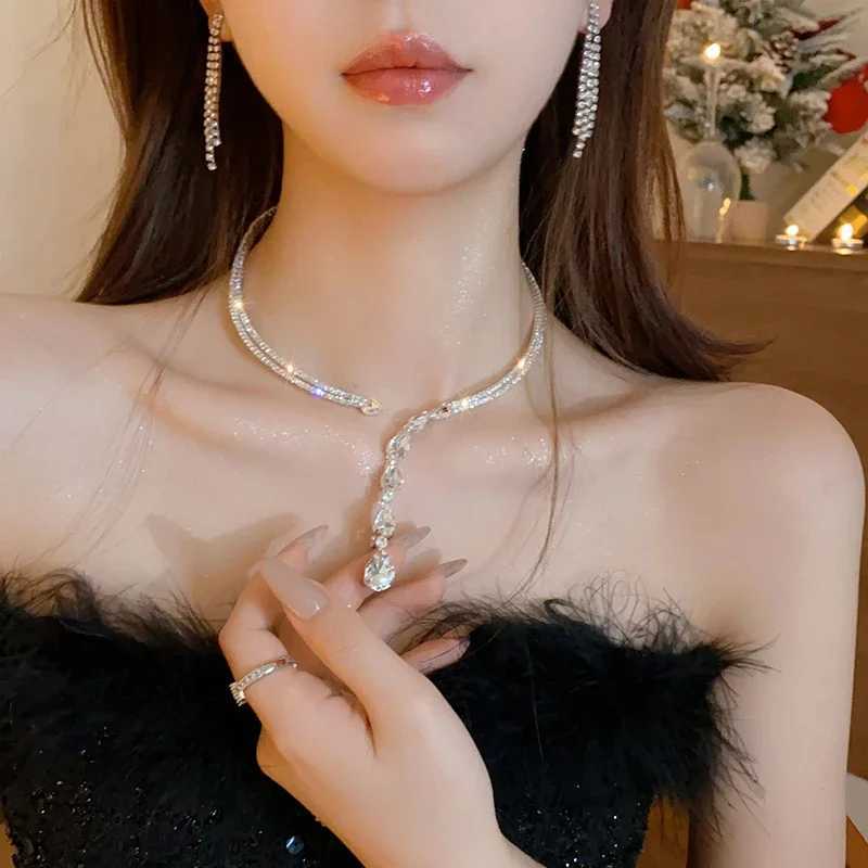 Shiny Rhinestone Collar Choker Necklace For Party Wedding Big Water Drop Crystal Necklace Womens Fashion Neck Jewelry XJ250524