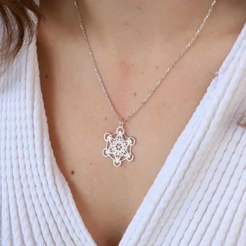 Stainless Steel Metatron Necklace Sacred Geometry Metatron Cube Pendant Religious Symbol Metion Charm Necklace Gift for Mom XJ250524