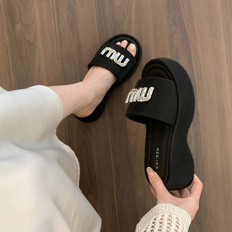 Sheepskin Sponge Cake Thick Soled Women's Shoes, Small Cool Slippers, Women's Summer Outdoor Wear, 2025 Designer Sandals Vacation Beach Lazy