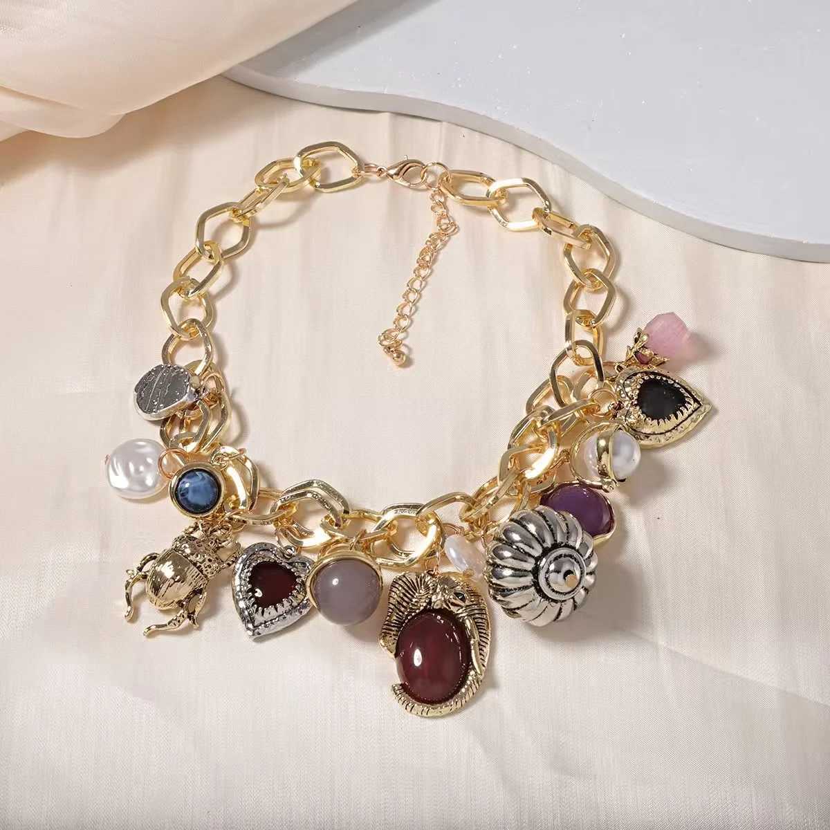 Features New Personalized Retro Fashion Multiple Pendant Necklace XJ250524