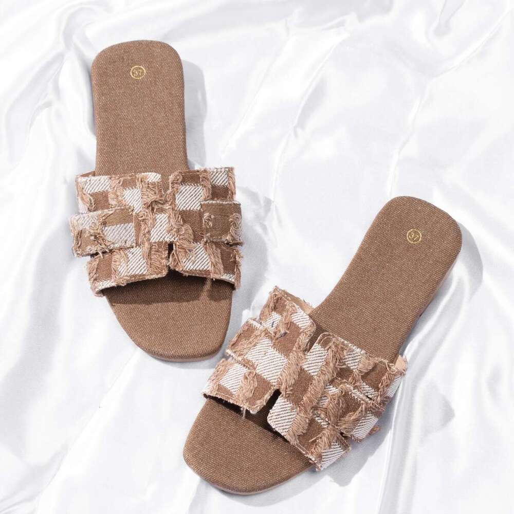 Designer Sandals Flat Bottomed Plus Size Women's Slippers Black Versatile Open Toed Plus Size Slippers Half Heeled Shoes Light Luxury Sandals For