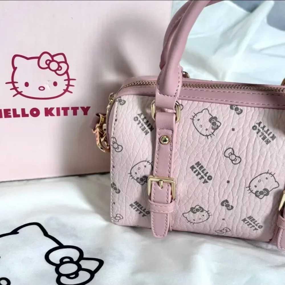 Sanrio Hello Kitty Handbag Kawaii Printed Sweet Y2k Girl Shoulder Bag Womens New Autumn Large Capacity Travel Versatile Crossbody Bag w250624