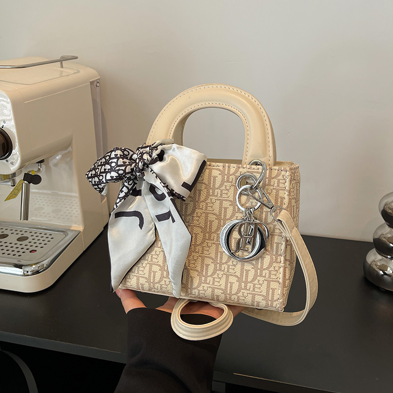 Free Shipping Designer Bag Fashion Brand Women's Square Scarf Printed Handbag New European Versatile Shoulder Crossbody Bag Popular Tote Bag