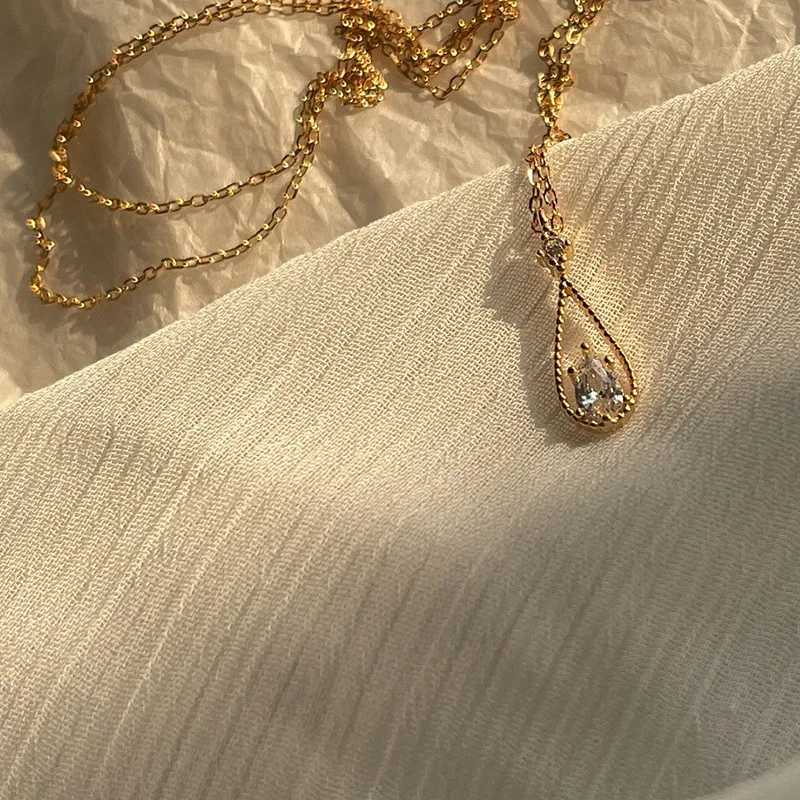 Elegant Zircon Teardrop Pendant Necklace for Women French Rhinestone Butterfly Choker Chain Necklace Wedding Party Jewelry Gift XJ250524